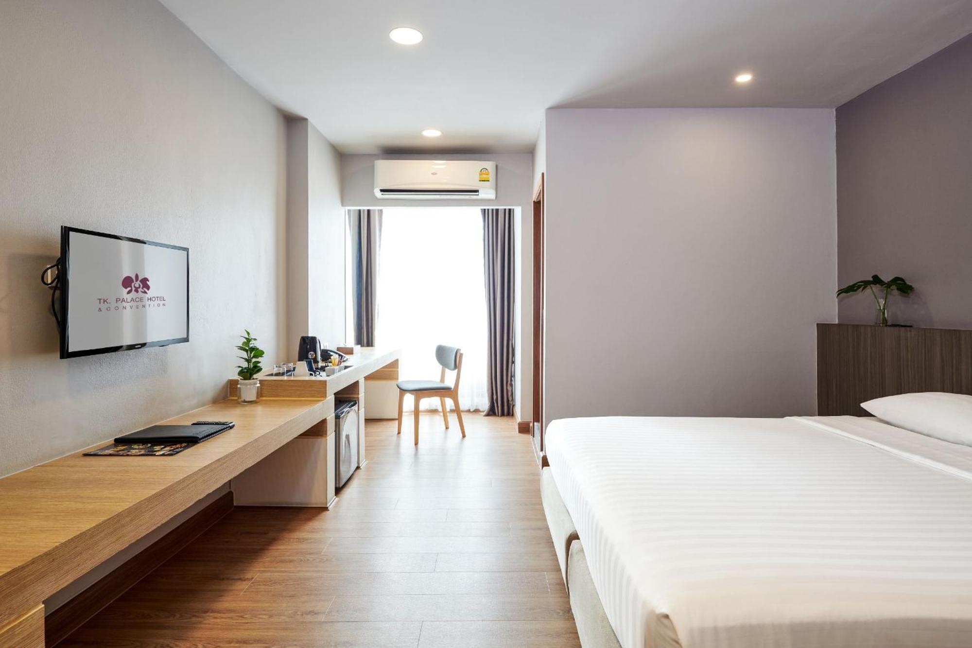 Tk Palace Hotel & Convention Bangkok Bagian luar foto
