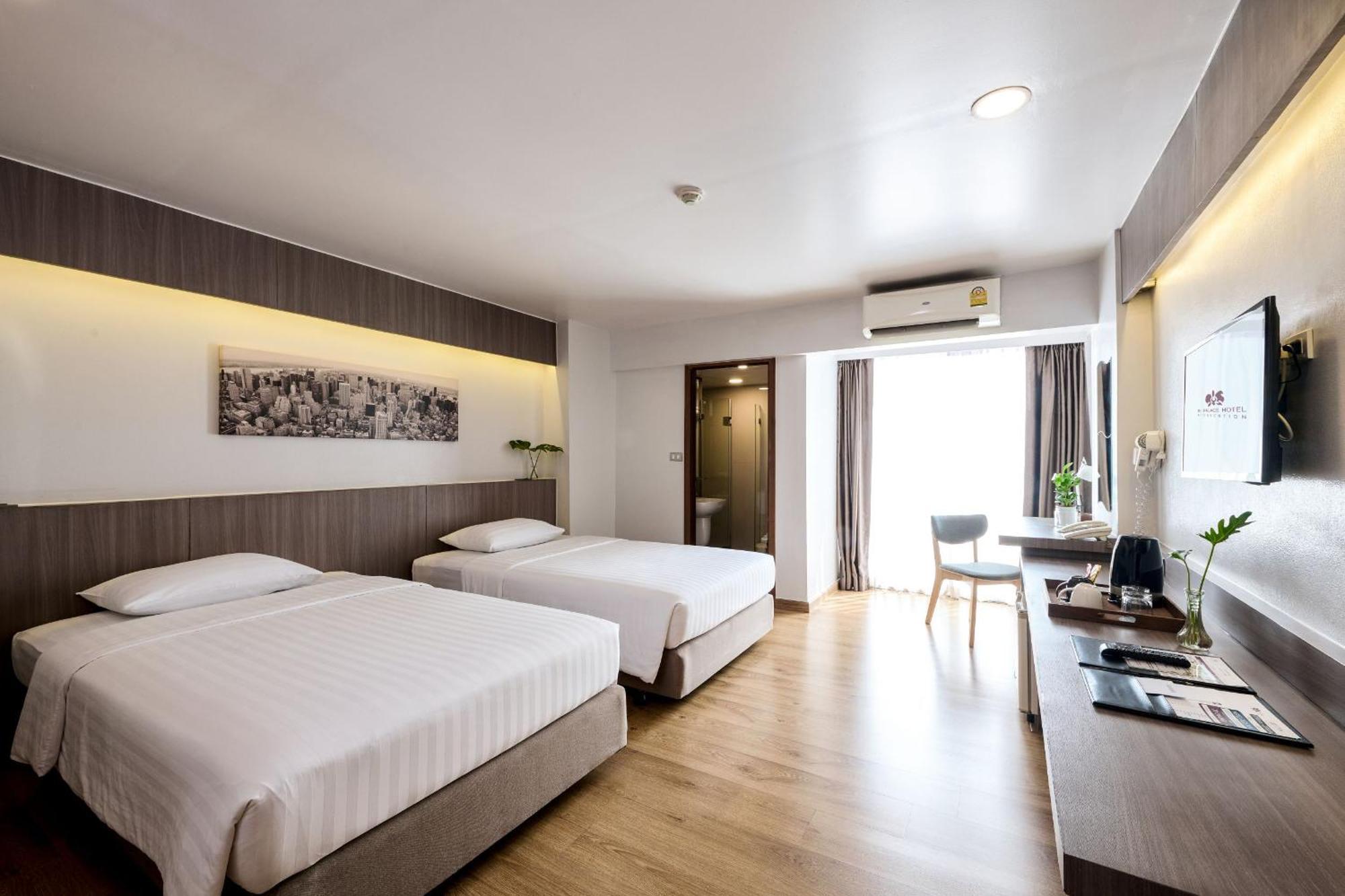 Tk Palace Hotel & Convention Bangkok Bagian luar foto