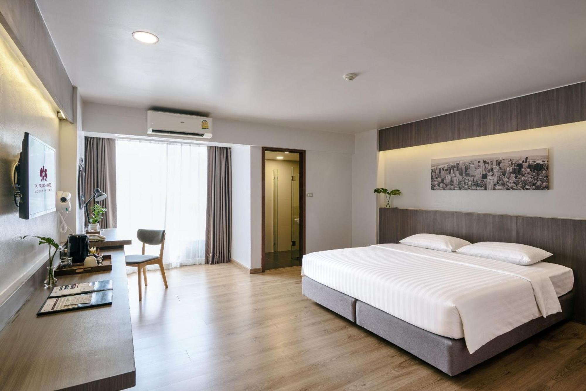 Tk Palace Hotel & Convention Bangkok Bagian luar foto