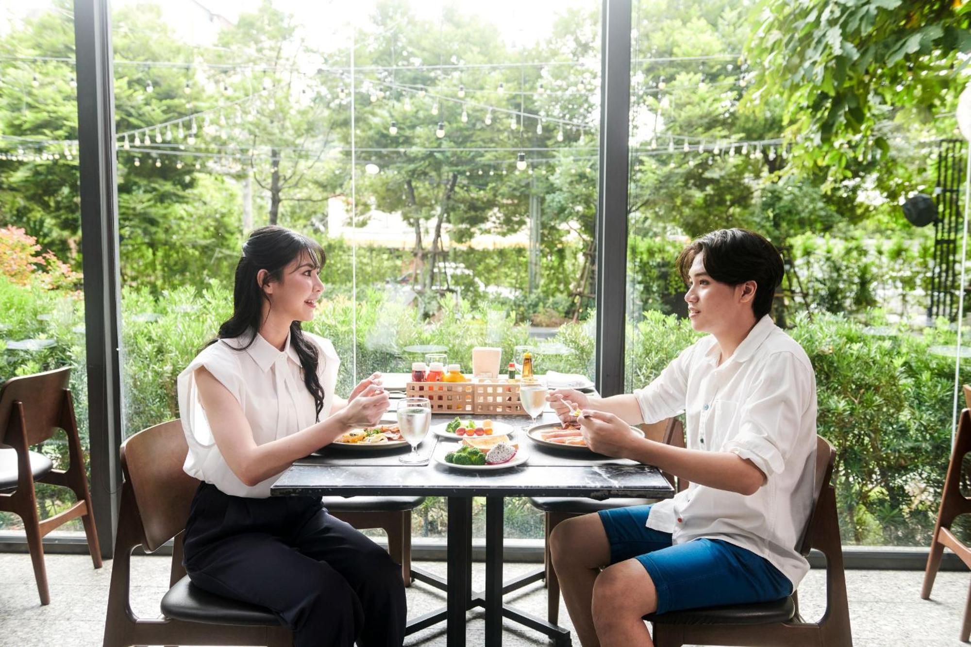 Tk Palace Hotel & Convention Bangkok Bagian luar foto