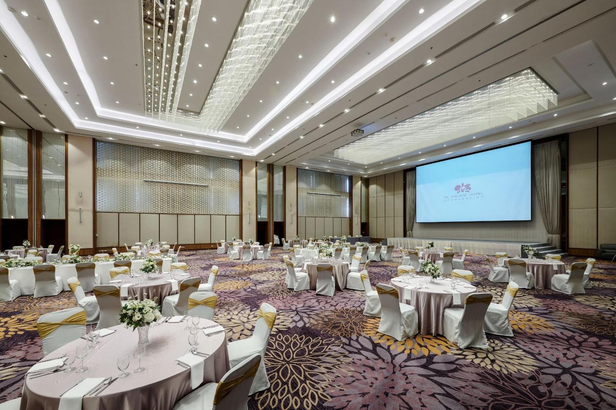 Tk Palace Hotel & Convention Bangkok Bagian luar foto